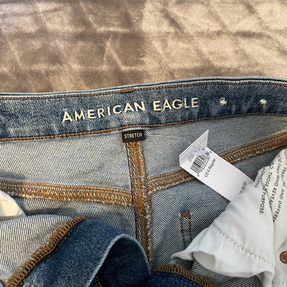 Brand new American Eagle mom jeans